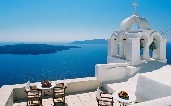 One look and I'm sold. Santorini has to be THE ideal honeymoon vacation